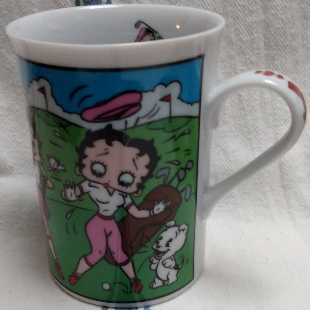 The Danbury Mint || "Betty on the Links" Mug
